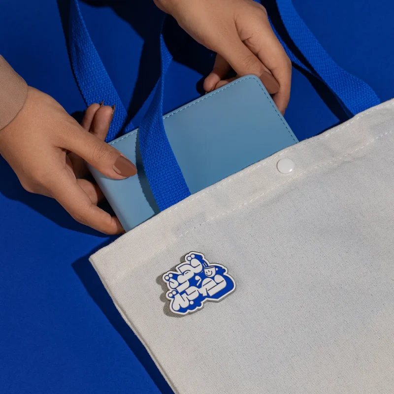 Qahwa Wa Suhba Pin